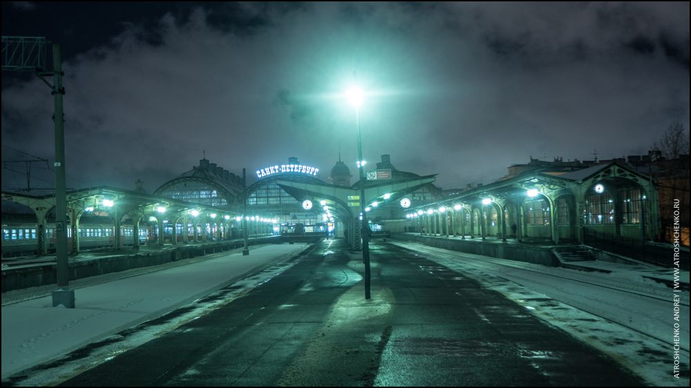 витебский вокзал ранним зимним утром в рождество