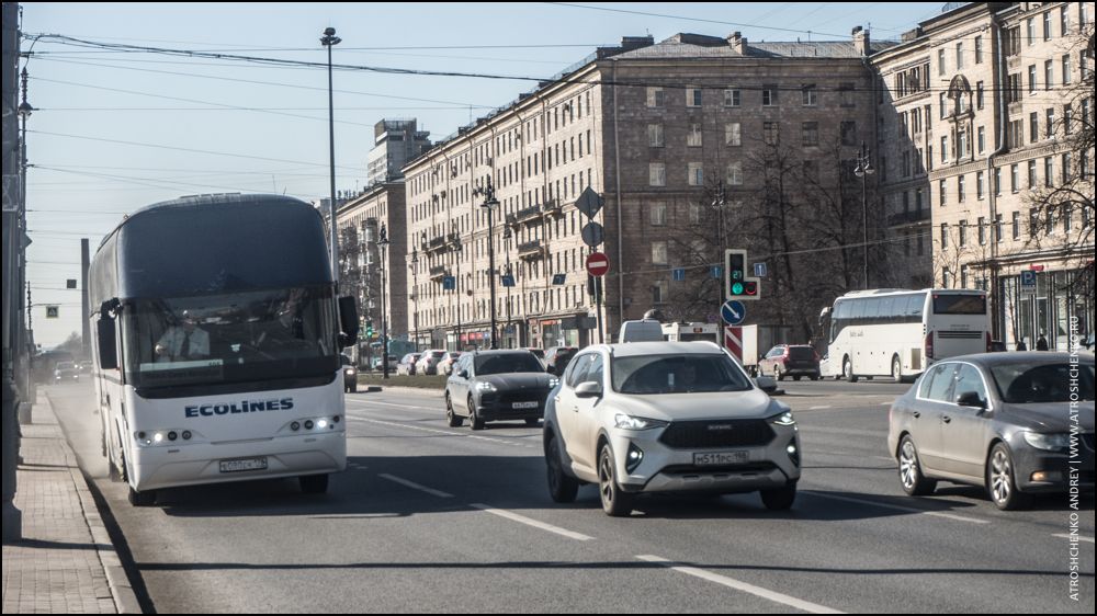прибытие автобуса эколайнс на станцию метро московская в санкт-петербурге