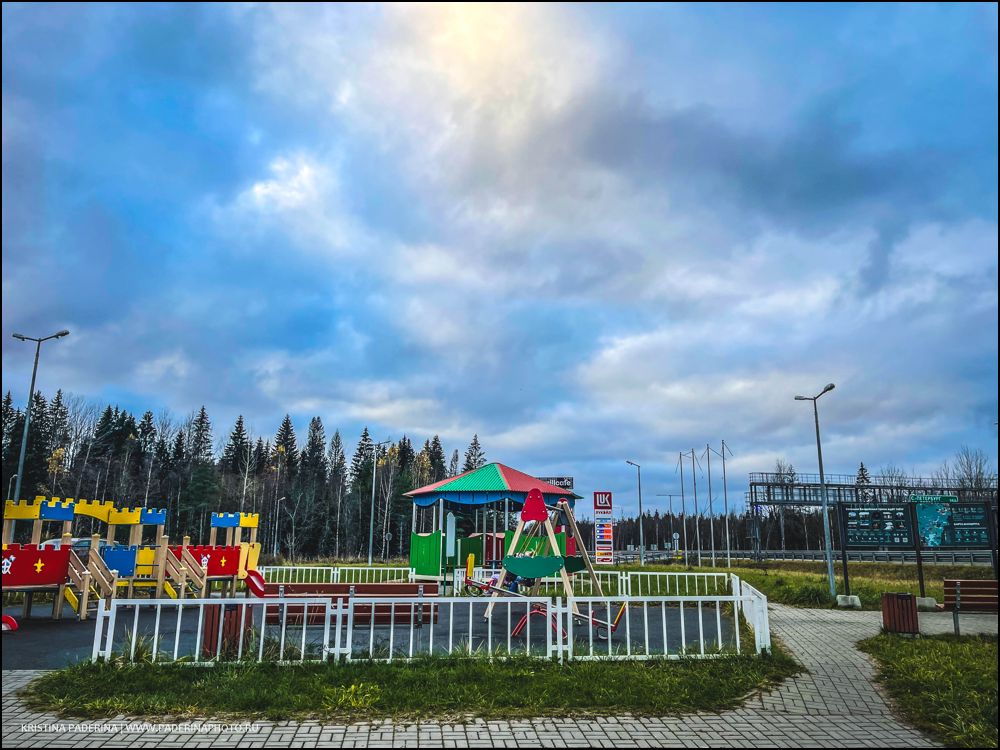 Дорога из Санкт-Петербурга в Екатеринбург, вид из окна автомобиля