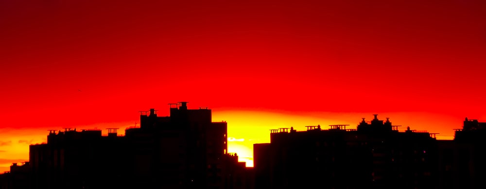 красивые красные закаты на окраине Санкт-Петербурга